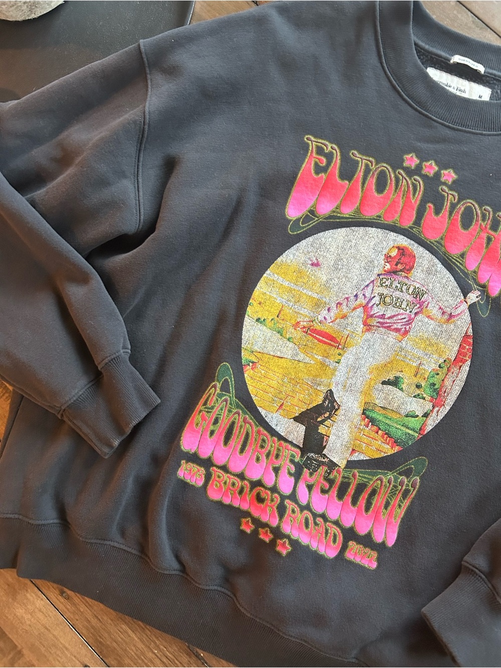 Abercrombie & Fitch Oversized Gray Elton John Glittery Crewneck Sweatshirt M - Picture 3 of 7